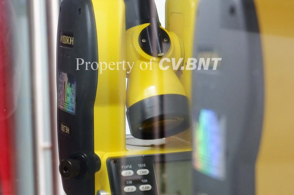 Layanan jual dan sewa alat survey lengkap meliputi theodolite, total station, GPS Geodetik, dan drone