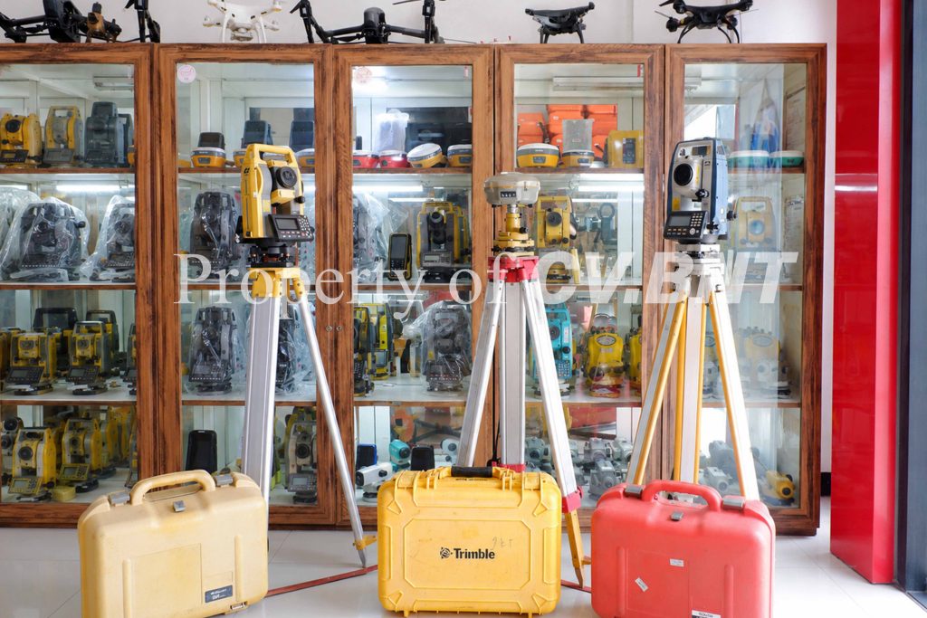 unit alat survey 2 total station dan 1 gps rtk yang biasa dijual di perusahaan cv.bnt tempat jual alat survey